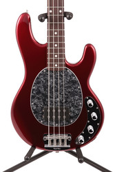 MusicMan Stingray 4 Candy Red, palisandrový hmatník