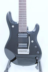 MusicMan John Petrucci JP7 string Tremolo Piezo Black - černá s palisandrovým hmatníkem